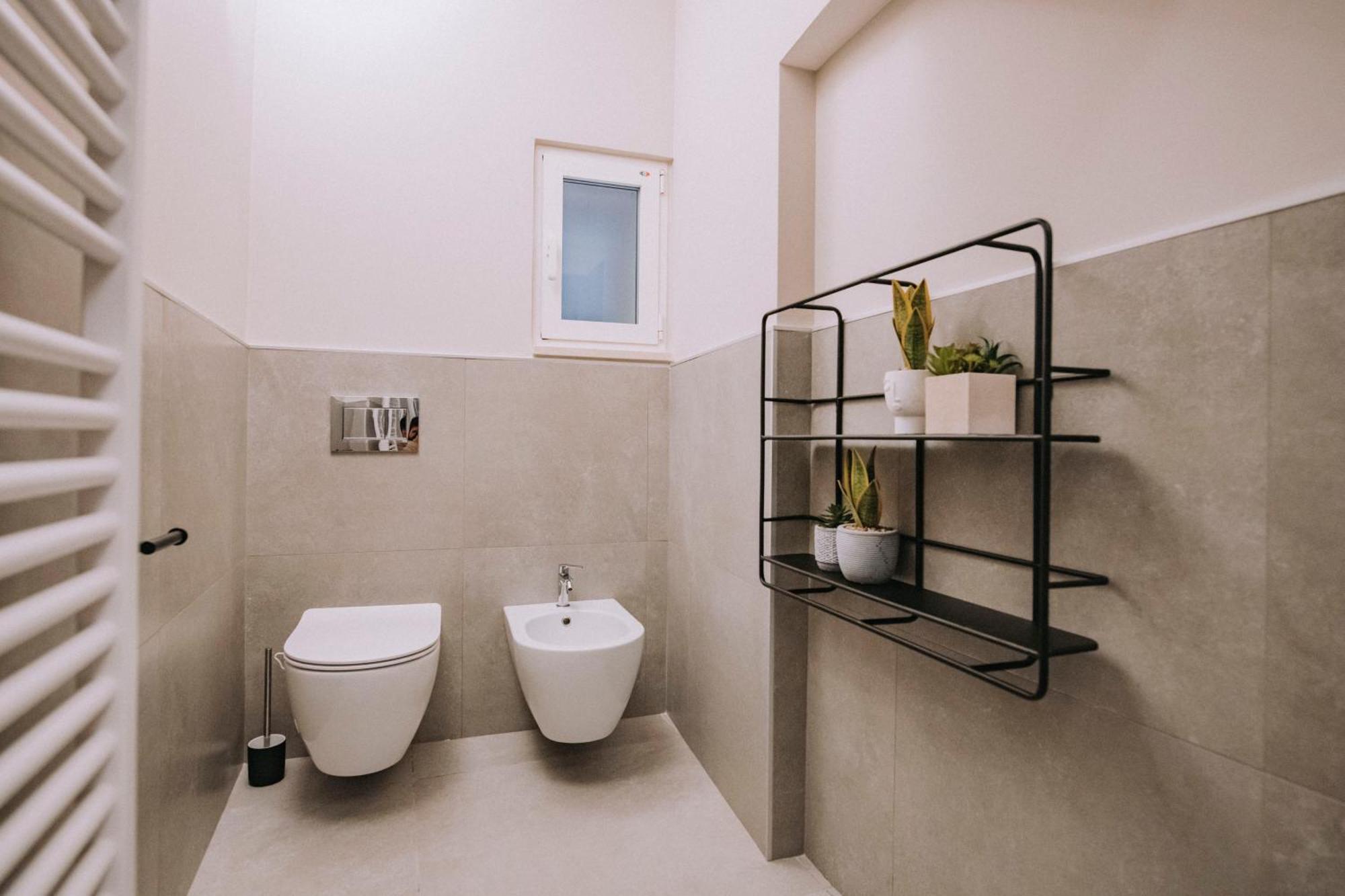 Sea Glow - Luxury Apartment Bisceglie Bagian luar foto