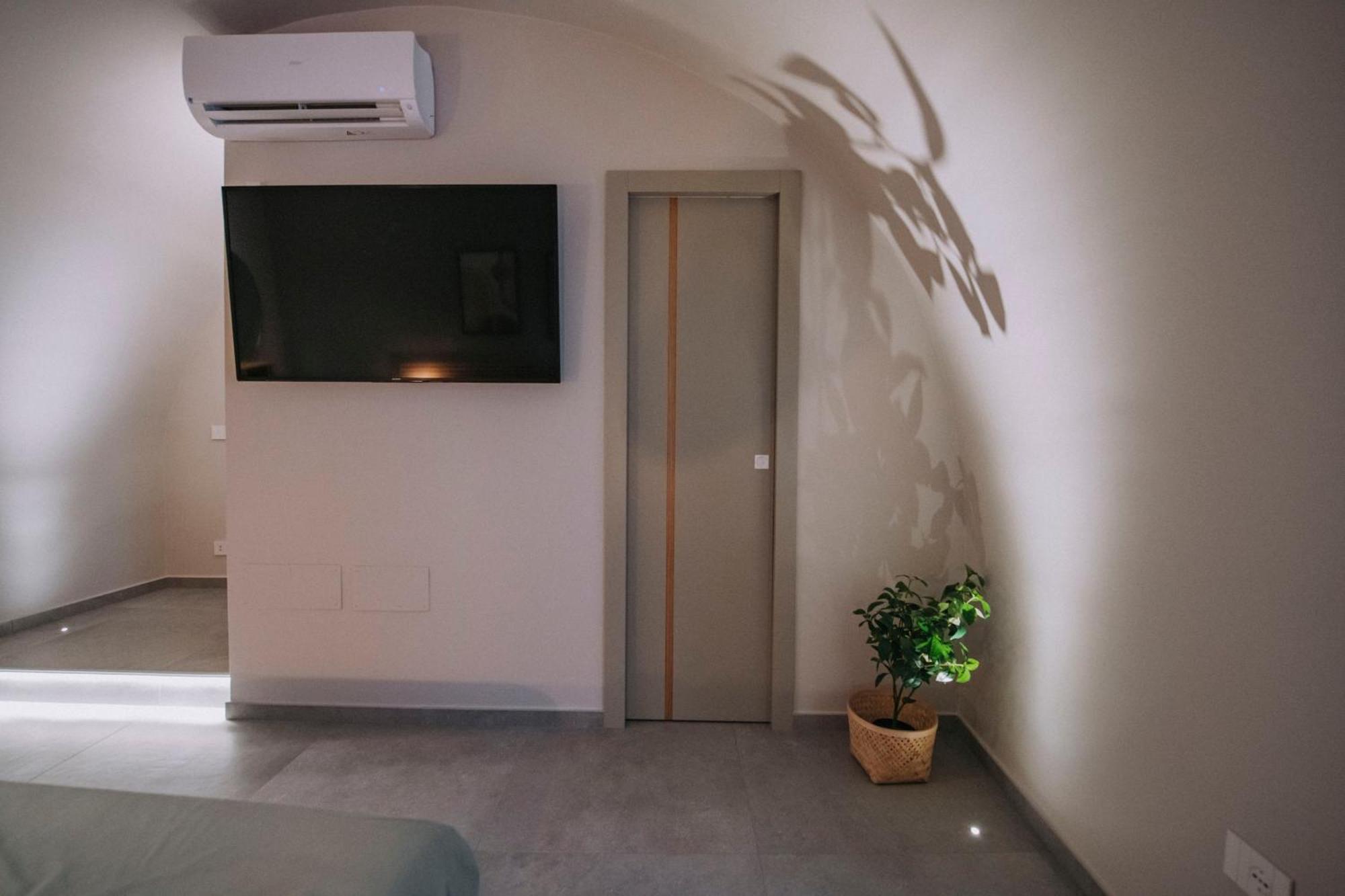 Sea Glow - Luxury Apartment Bisceglie Bagian luar foto