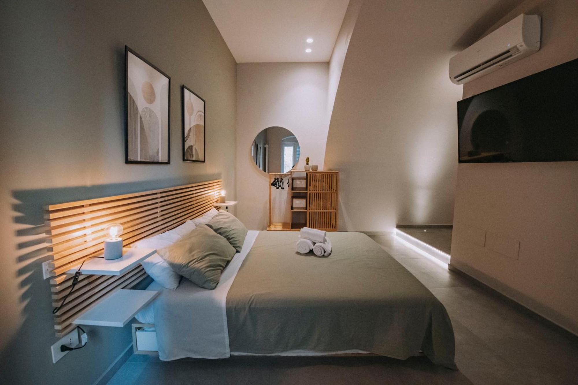 Sea Glow - Luxury Apartment Bisceglie Bagian luar foto
